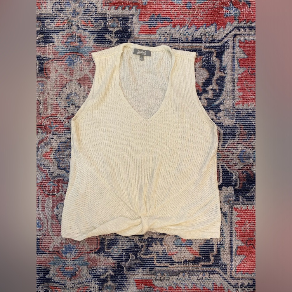 White soft knit V-neck top with knot